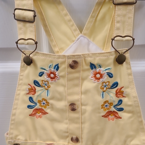 Yellow Ruffled Overalls with High-Waisted Design - Picture 3 of 3